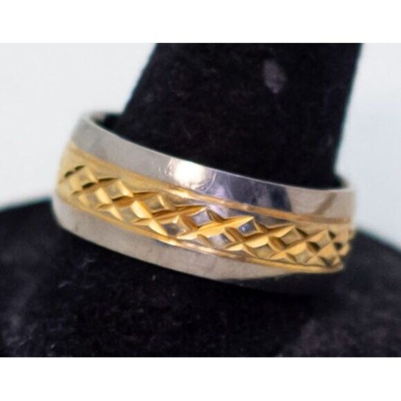 Size 9, Vintage Mountains Engraved Silver Tone Ring by Spikes Titanium - T22 - Picture 2 of 3